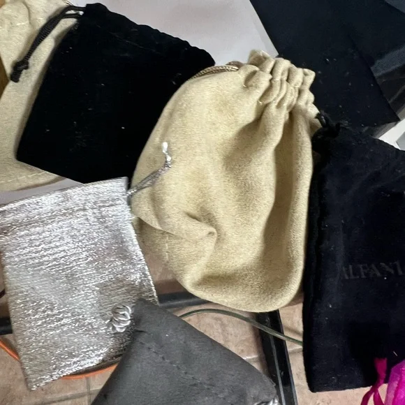 Jewelry/Gift Bags bundle - Picture 15 of 16